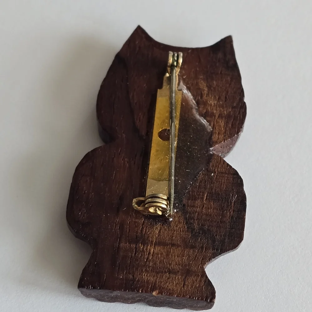 Vintage owl brooch carved wood bird brown cottage cottagecore pin